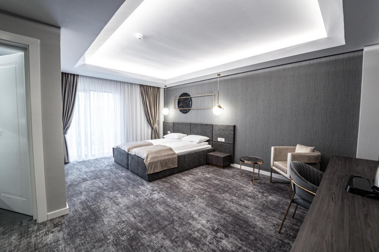 Caprice Complex Hotell Bacău Eksteriør bilde