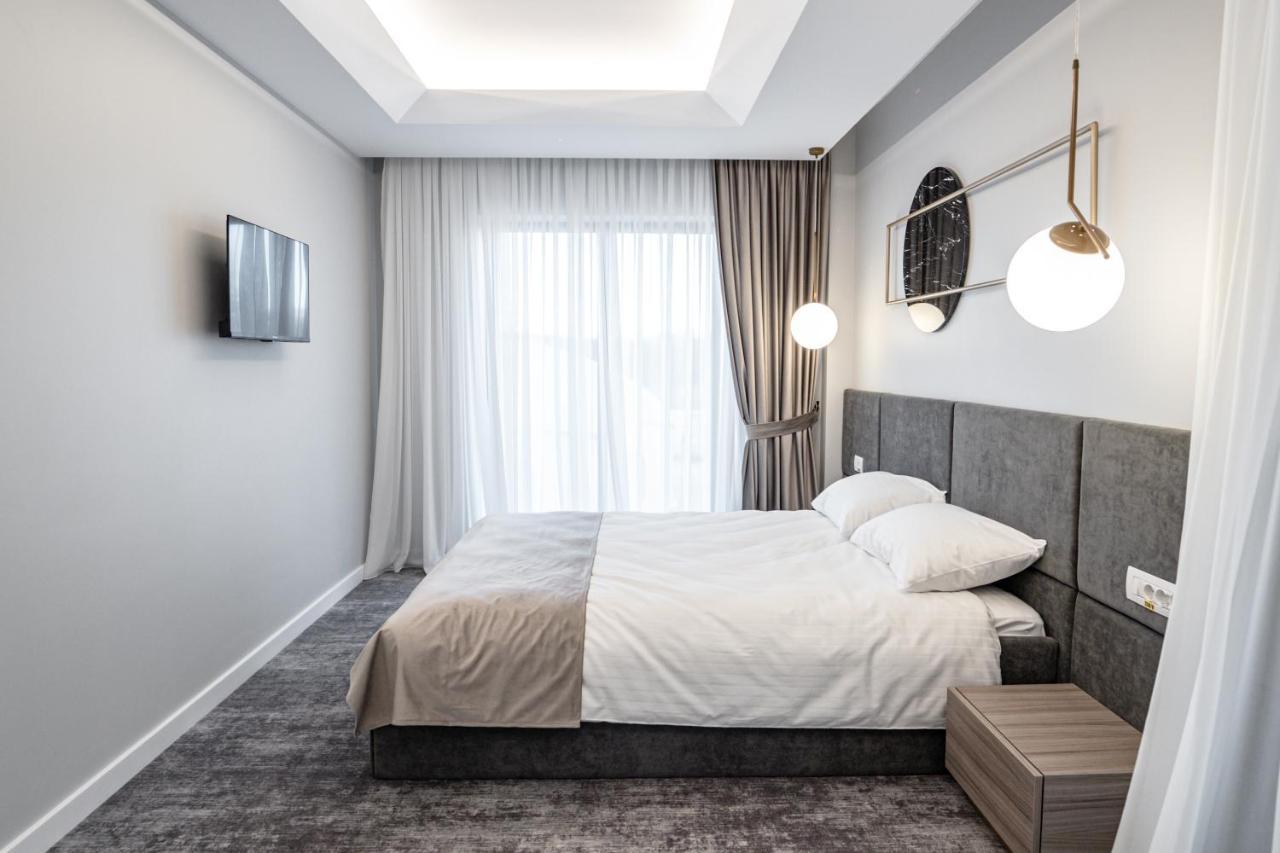 Caprice Complex Hotell Bacău Eksteriør bilde