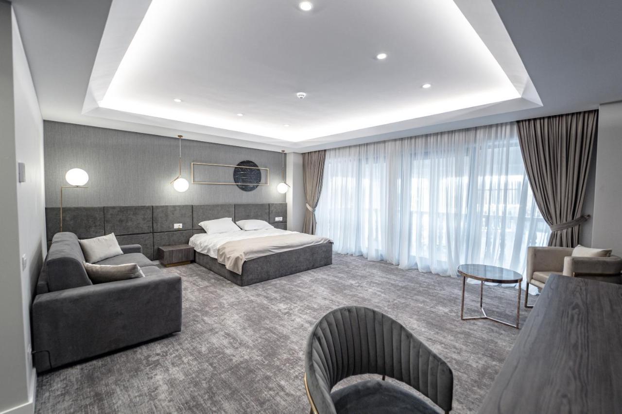 Caprice Complex Hotell Bacău Eksteriør bilde